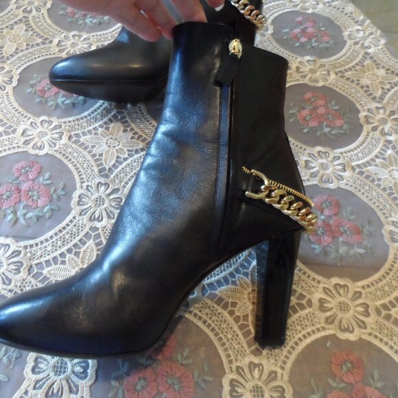 Lanvin Black Lamb Leather Ankle Boots w/Zipper-Chain Ankle Detail Size 40 - Picture 5 of 16